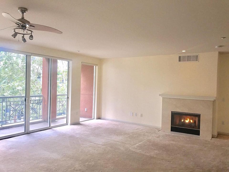 1st image of 131 E San Fernando St #402