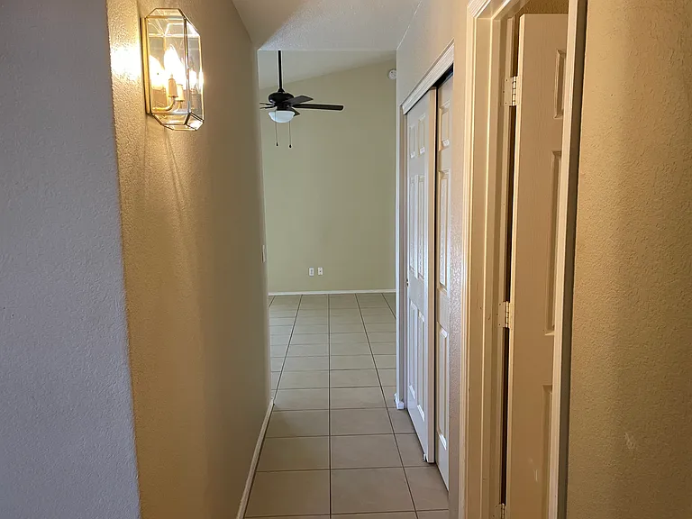 8949 W Kathleen Rd — Photo 16