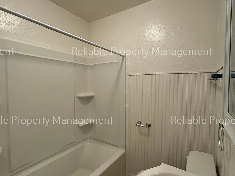 184 W Pine St #2 — Photo 10