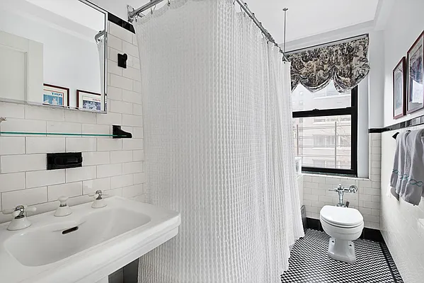 Sold by Compass | media 7