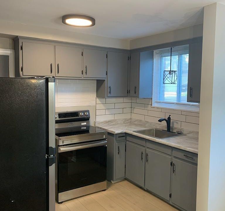 1st image of 18923 Hilliard Blvd #1