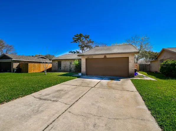16711 Ribbonridge Dr, Sugar Land, TX 77498