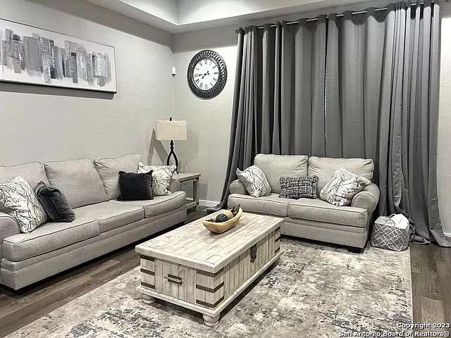 4 bed, 3.0 bath, 3852 sqft, $2,700 — Photo 1