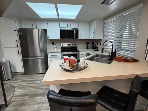 2311 Planz Rd APT 5, Bakersfield, CA 93304