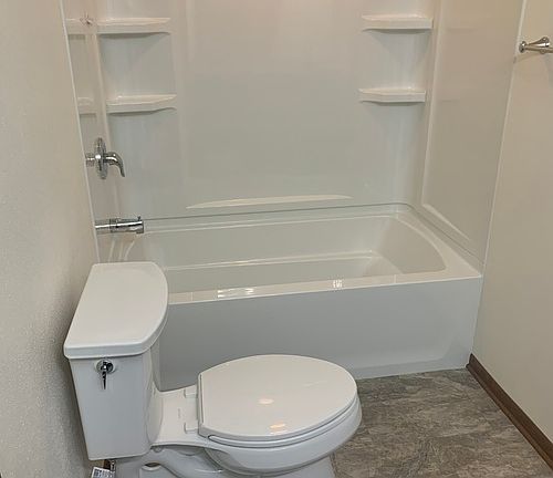 3rd image of 909-911 Hancock Ct