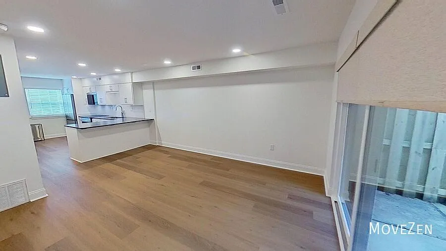 Building Photo - 2530 E North St #14-G