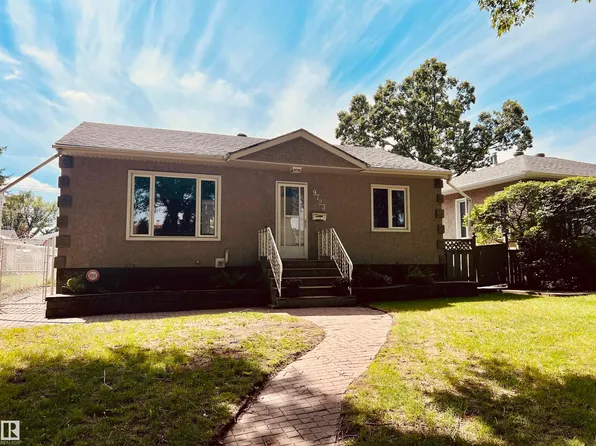 9723 65th Ave NW, Edmonton, AB T6E 0K5