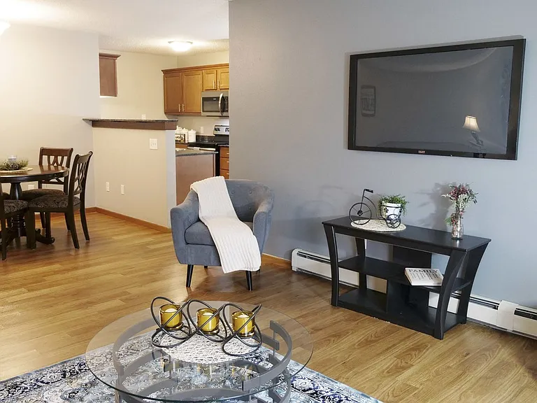 Legacy Pointe Apartments — Photo 13