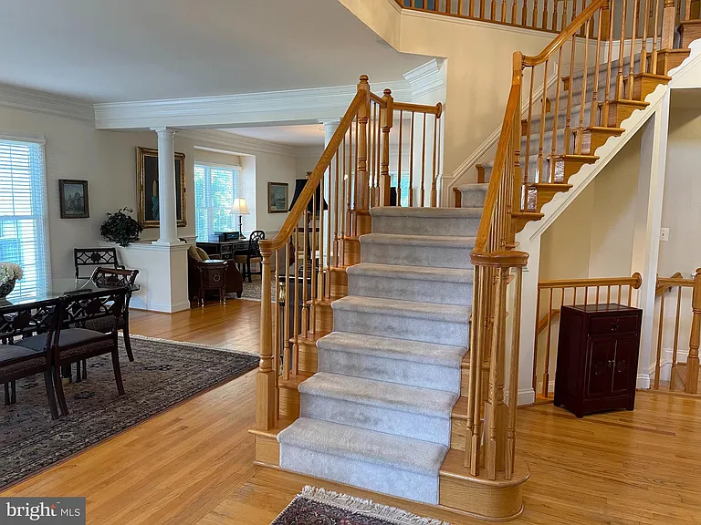 6915 Bonheim Ct — Photo 2