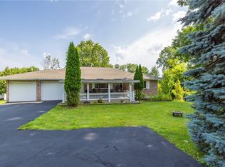 72 Locust Hill Dr, Rochester, NY 14618