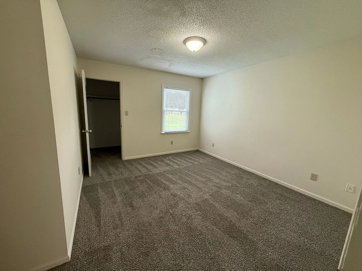 Nice 2 bedroom, 1 bath duplex — Photo 4