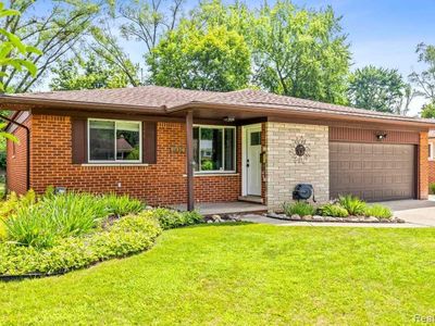 21934 Ontaga St, Farmington, MI, 48336