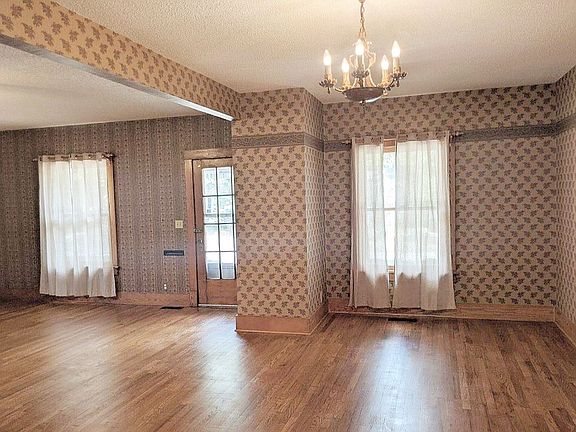 2nd image of 519 Old Main St