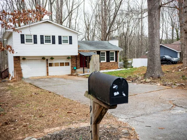 917 Chartley Dr SW, Lilburn, GA 30047