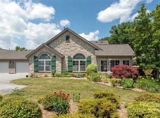 170 Summerfield Pl, Flat Rock, NC 28731