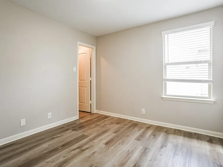1303 Sunny Meadows Loop — Photo 12