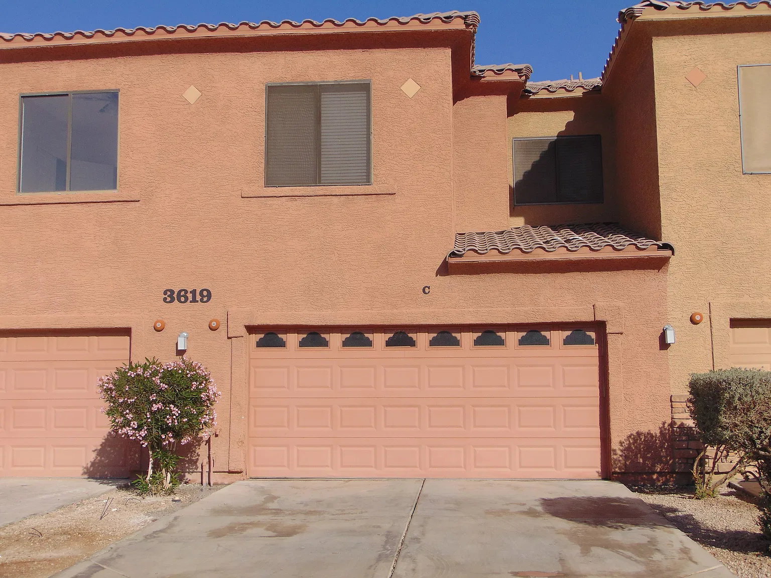 3 bed, 2.5 bath, 1472 sqft, $1,600 — Photo 2