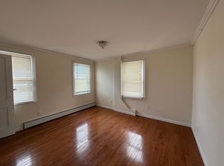 8621 254th St #2, Bellerose, NY 11426
