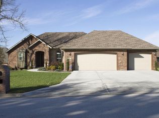 1507 S Ledgestone Ave, Springfield, MO 65807