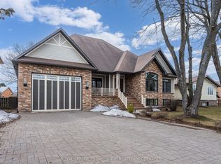 977 Woodbine Rd, Kingston, ON K7P 2X5