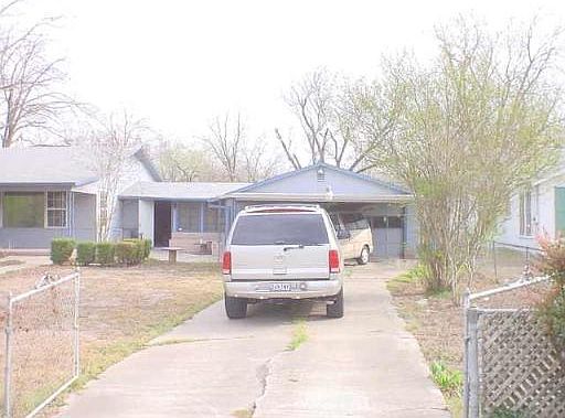 1st image of 450 GLEN OAK DR