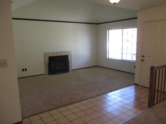 2nd image of 404 Tanner Ct