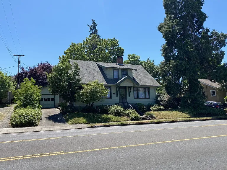 164 W 18th Ave — Photo 2