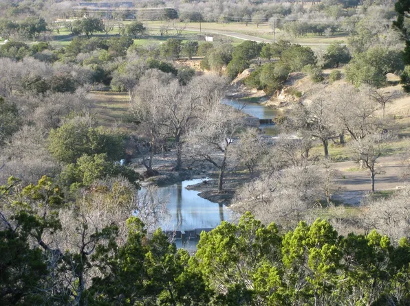 675 Fossil Rdg, Evant, TX 76525