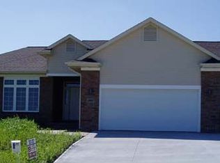 1003 Meadowlark Dr, Iowa City, IA 52246