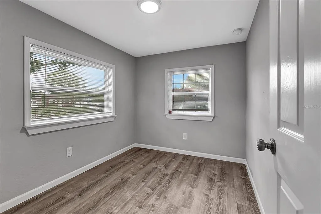 2 bed, 1.0 bath, 844 sqft, $1,750 — Photo 4
