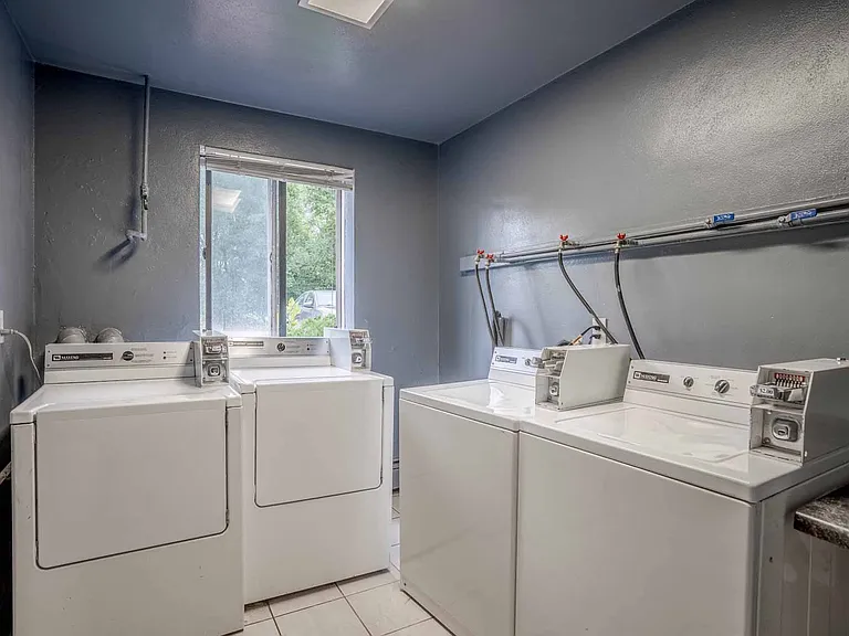 Richfield Square Apartments — Photo 24