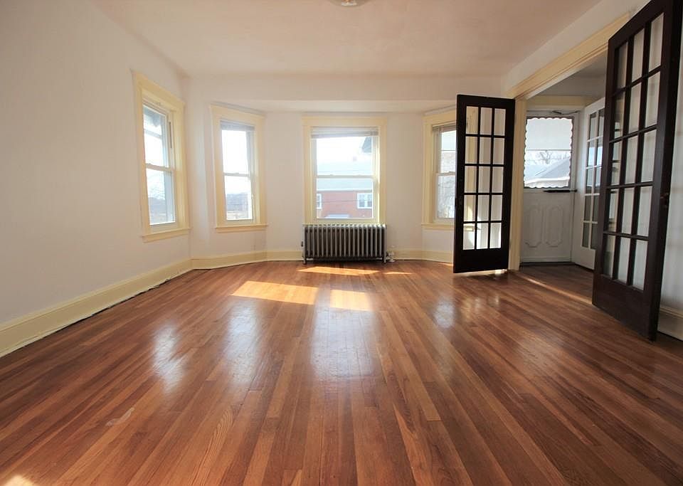 1st image of 240 Marlboro St #2