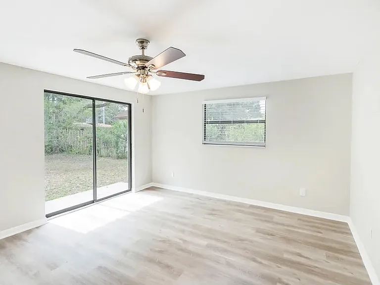 4517 S Hale Ave — Photo 10