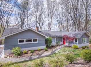 4 Molly Stark Dr, Morristown, NJ 07960