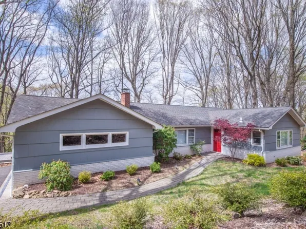 4 Molly Stark Dr, Morristown, NJ 07960