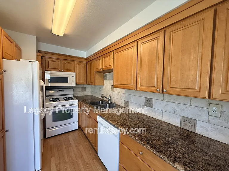 339 Bridge Pl — Photo 17