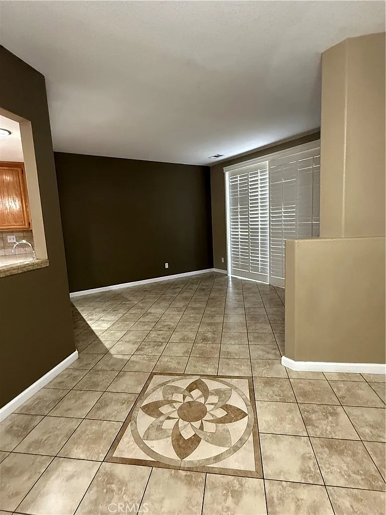 3 bed, 2.5 bath, 1554 sqft, $3,100 — Photo 3
