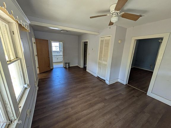 5th image of 735 Sheffield Ave