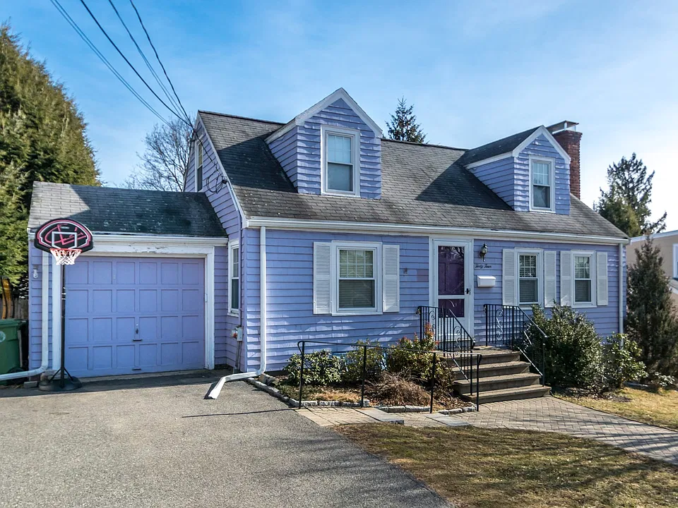 44 Pilgrim Rd