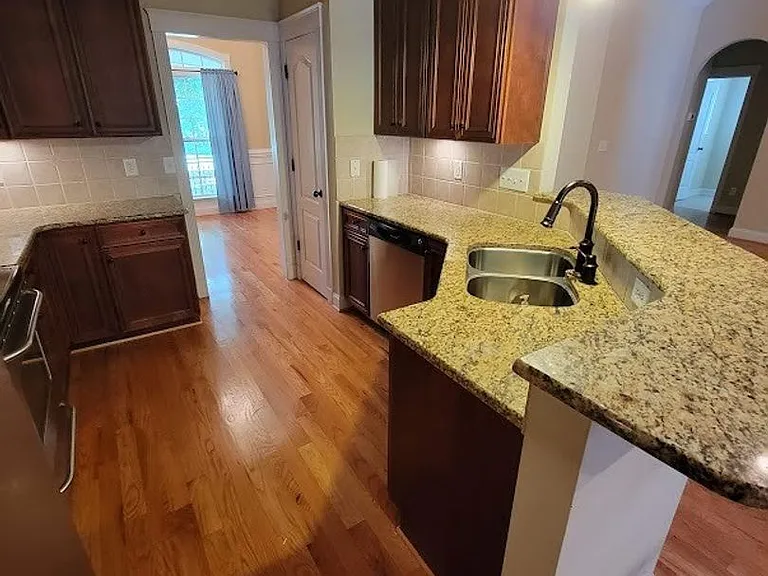 236 Ashland Oaks Dr — Photo 6
