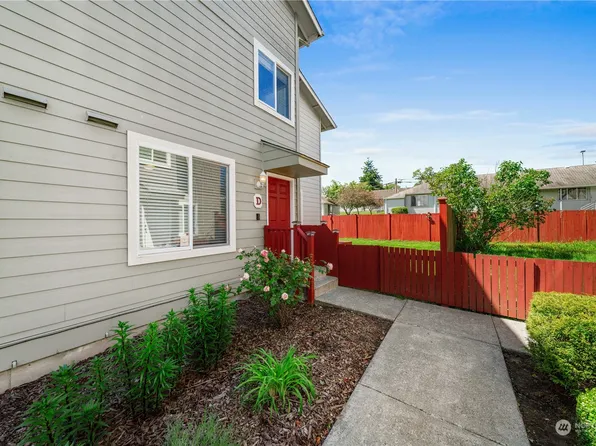 2902 13th ST #2D, Everett, WA 98201