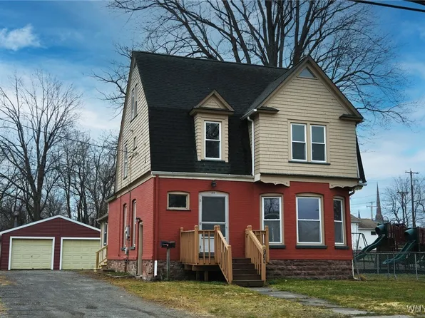 118 Caroline St, Albion, NY 14411