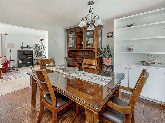 5th image of 50 Wellesley Cir #50