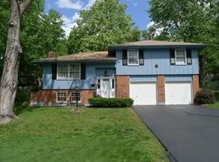 5345 Riggs St, Mission, KS 66202