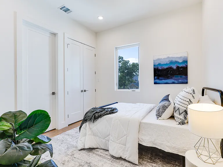 1902 N Carroll Ave #104 — Photo 17