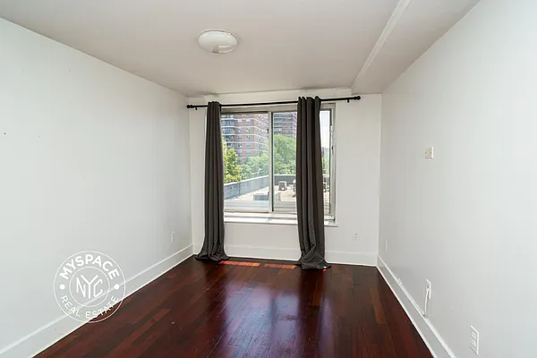 Rented by MySpaceNYC | media 24