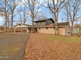 2024 Cravens Dr, Crossville, TN 38572