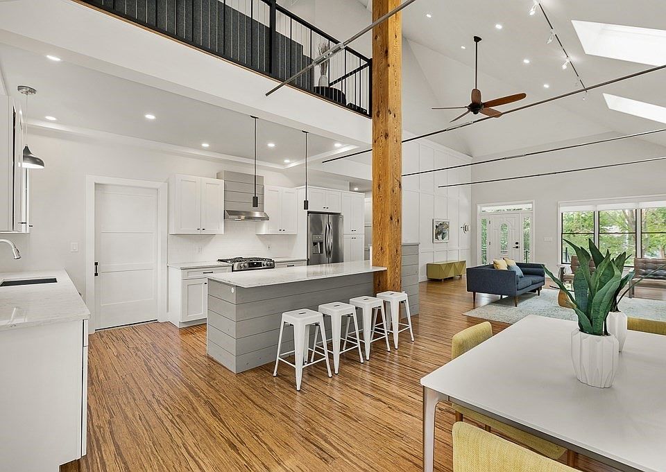 28 Grapevine Rd, Gloucester, MA 01930 Zillow