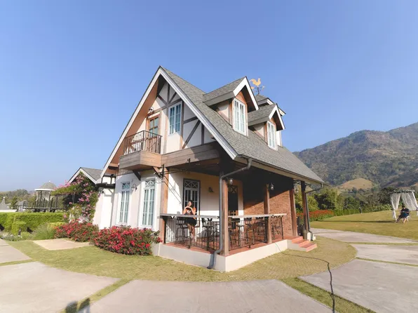 100 SW Main St #1001, Portland, OR 97204