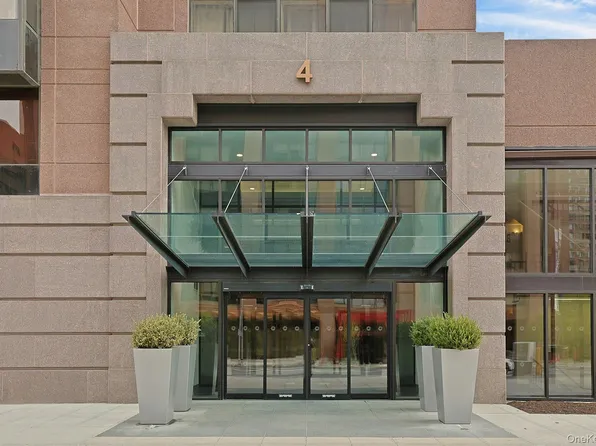 4 Martine #421, White Plains, NY 10606